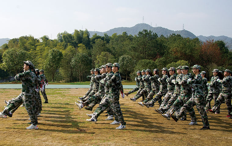 圣奧集團2019年應(yīng)屆大學(xué)生軍訓(xùn)開營